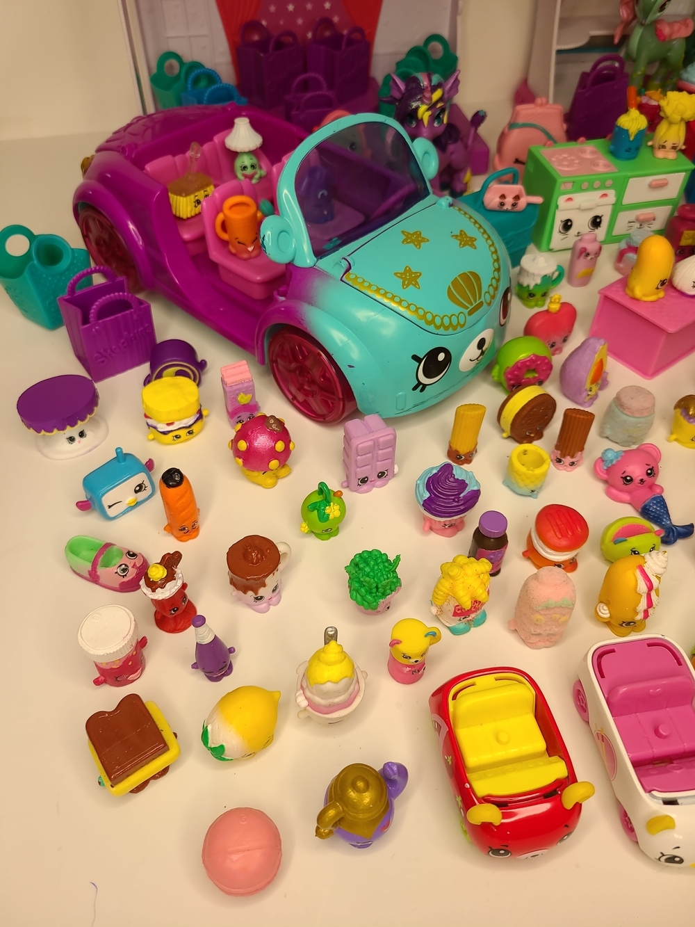 Large Shopkins Bundle Houses Cars & 120+ Figures - Picture 11 of 16